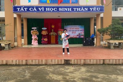 Mít tinh gặp mặt giáo viên và học sinh kỉ niệm 43 năm ngày hiến chương nhà giáo